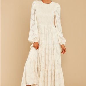 Red dress boutique lace maxi 👗